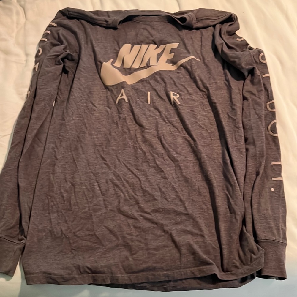 Nike long sleeve t-shirt